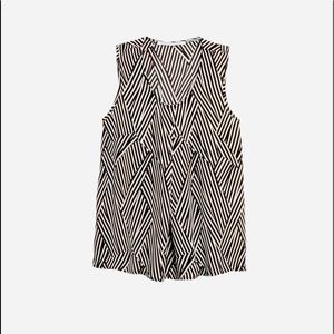 Black and white sleeveless top. Size M